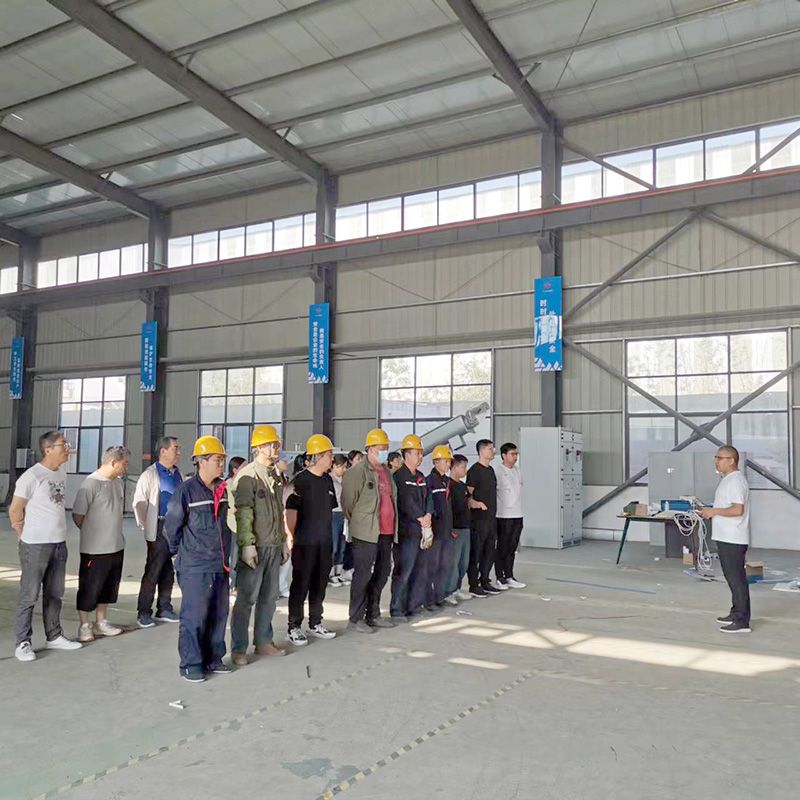 我司針對(duì)科技創(chuàng)新技術(shù)人員和車間一線工作人員進(jìn)行技能表彰大會(huì)